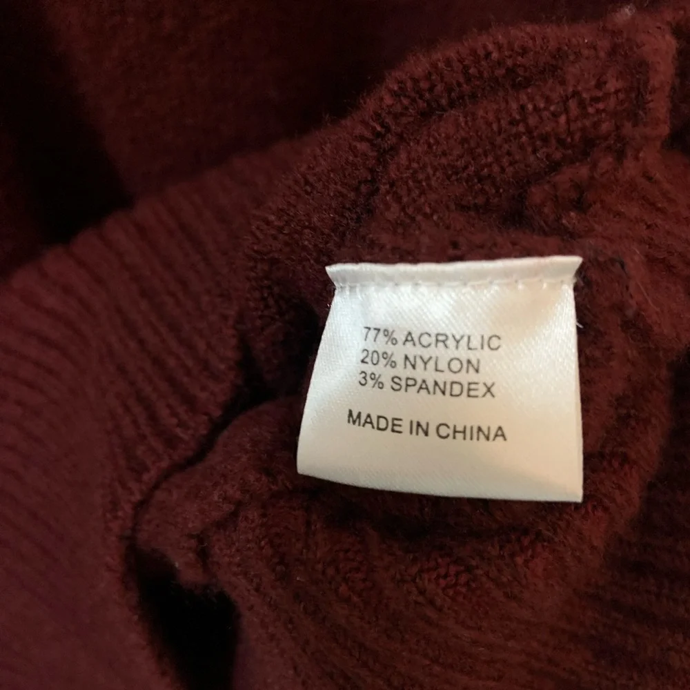 NWOT Magnolia Boutique V-neck Sweater - Picture 3 of 6